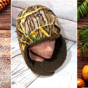 Camoflauge warming hat with ear flaps